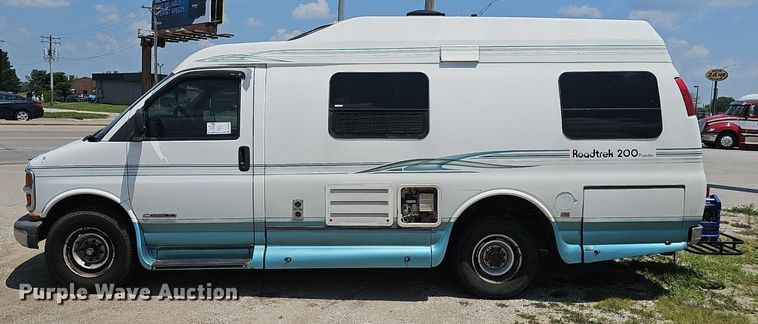 image for item DP1014 2000 Chevrolet Express 3500 Roadtrek 200 RV