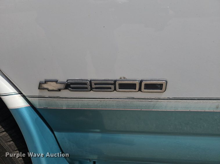 image for item DP1014 2000 Chevrolet Express 3500 Roadtrek 200 RV