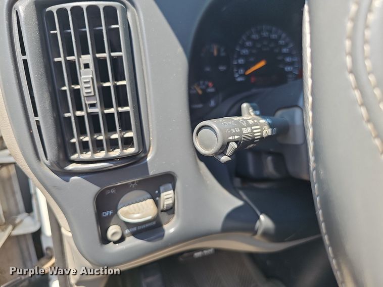 image for item DP1014 2000 Chevrolet Express 3500 Roadtrek 200 RV