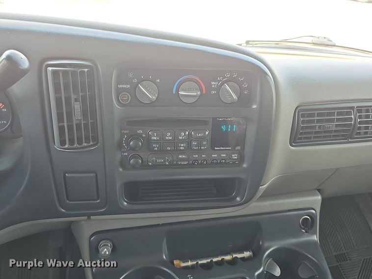 image for item DP1014 2000 Chevrolet Express 3500 Roadtrek 200 RV