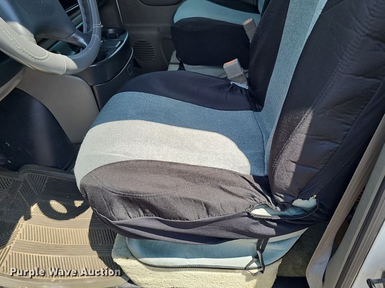 image for item DP1014 2000 Chevrolet Express 3500 Roadtrek 200 RV