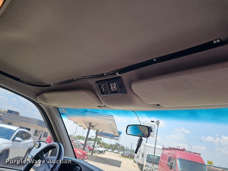 image for item DP1014 2000 Chevrolet Express 3500 Roadtrek 200 RV