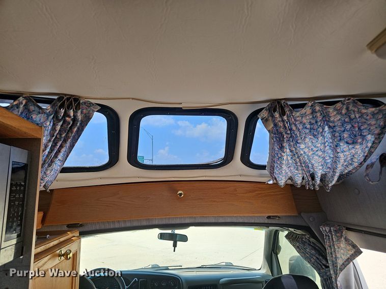 image for item DP1014 2000 Chevrolet Express 3500 Roadtrek 200 RV