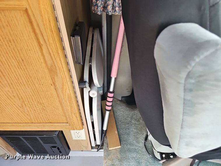 image for item DP1014 2000 Chevrolet Express 3500 Roadtrek 200 RV