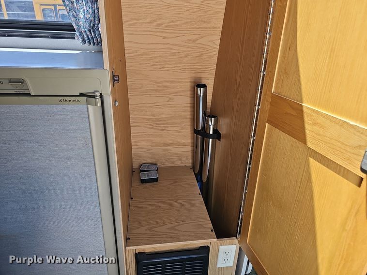 image for item DP1014 2000 Chevrolet Express 3500 Roadtrek 200 RV