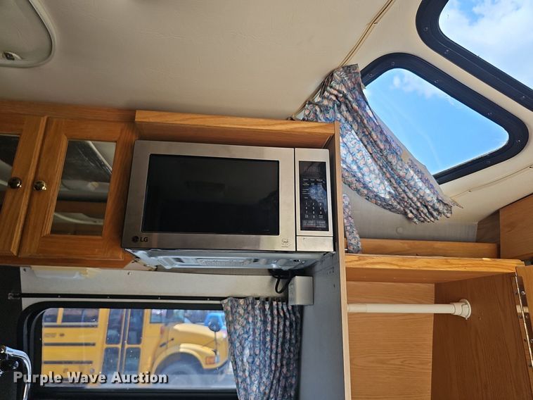 image for item DP1014 2000 Chevrolet Express 3500 Roadtrek 200 RV