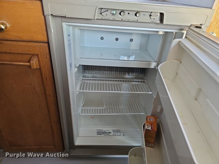 image for item DP1014 2000 Chevrolet Express 3500 Roadtrek 200 RV