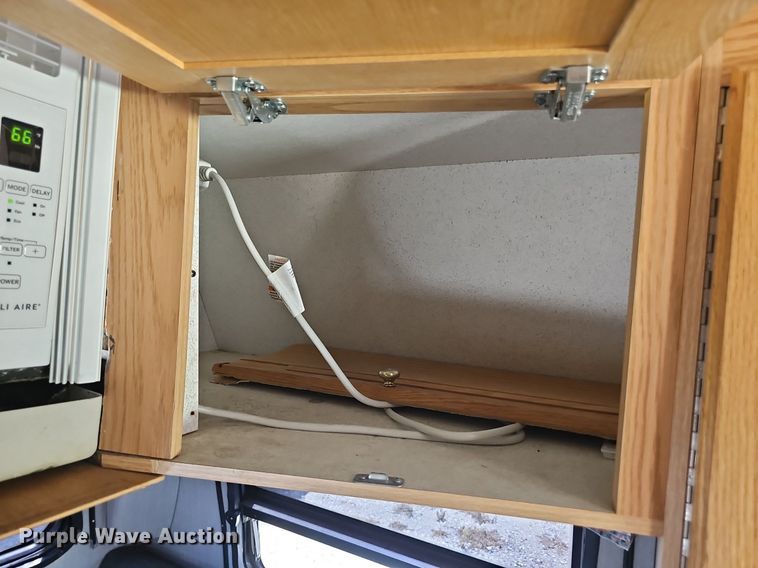 image for item DP1014 2000 Chevrolet Express 3500 Roadtrek 200 RV