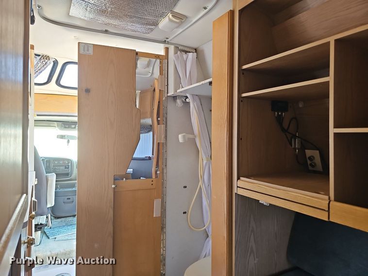 image for item DP1014 2000 Chevrolet Express 3500 Roadtrek 200 RV