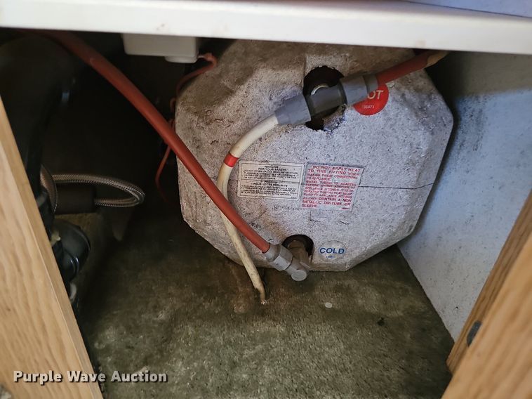 image for item DP1014 2000 Chevrolet Express 3500 Roadtrek 200 RV