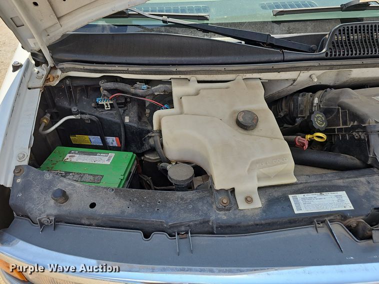 image for item DP1014 2000 Chevrolet Express 3500 Roadtrek 200 RV