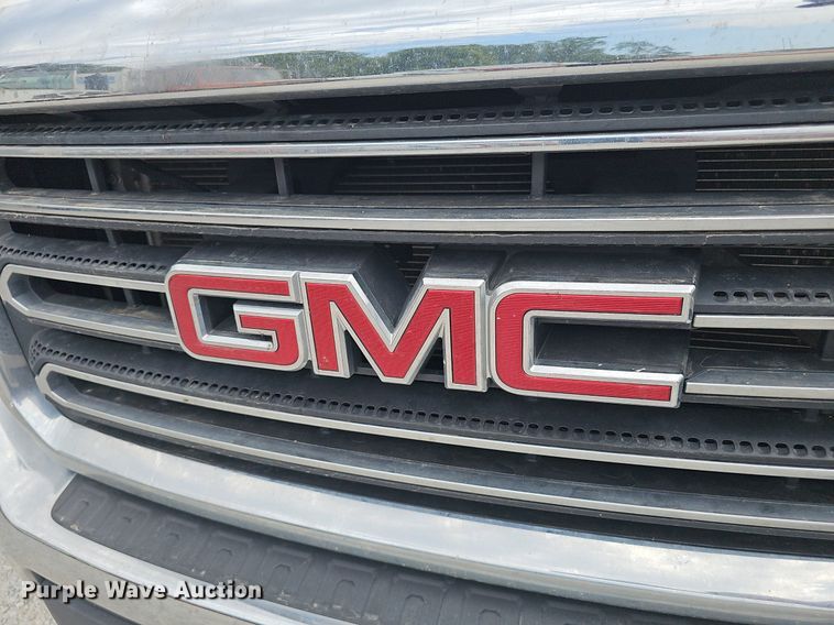 image for item DP1041 2015 GMC  Sierra 3500 Double Cab flatbed pickup truck