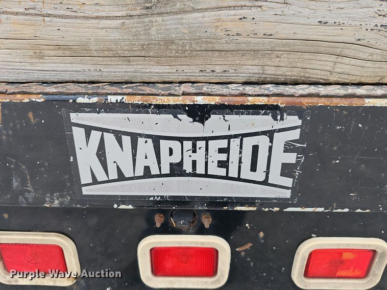 image for item DP1041 2015 GMC  Sierra 3500 Double Cab flatbed pickup truck