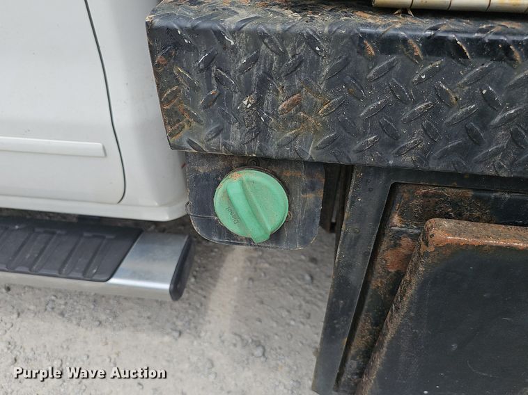 image for item DP1041 2015 GMC  Sierra 3500 Double Cab flatbed pickup truck