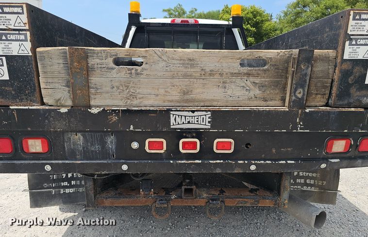 image for item DP1041 2015 GMC  Sierra 3500 Double Cab flatbed pickup truck