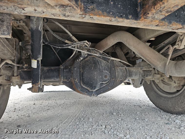 image for item DP1041 2015 GMC  Sierra 3500 Double Cab flatbed pickup truck