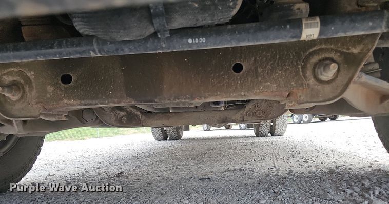 image for item DP1041 2015 GMC  Sierra 3500 Double Cab flatbed pickup truck