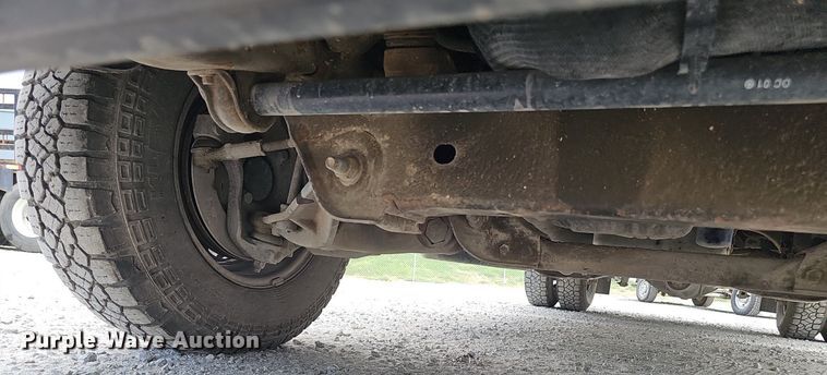 image for item DP1041 2015 GMC  Sierra 3500 Double Cab flatbed pickup truck