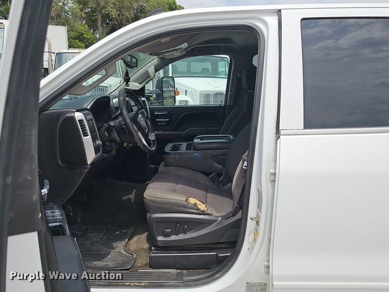 image for item DP1041 2015 GMC  Sierra 3500 Double Cab flatbed pickup truck