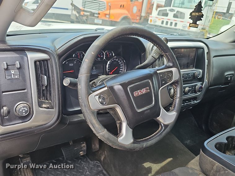 image for item DP1041 2015 GMC  Sierra 3500 Double Cab flatbed pickup truck