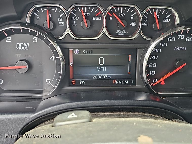 image for item DP1041 2015 GMC  Sierra 3500 Double Cab flatbed pickup truck