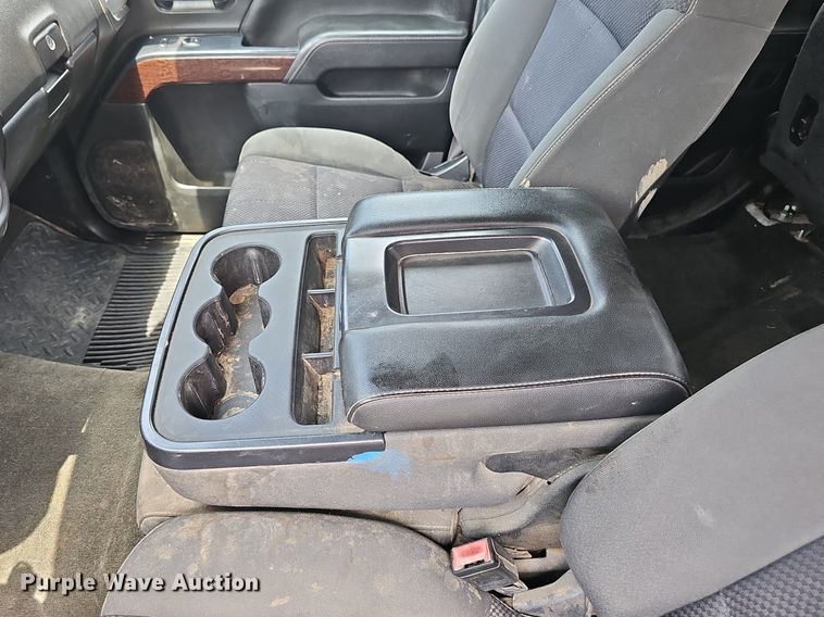 image for item DP1041 2015 GMC  Sierra 3500 Double Cab flatbed pickup truck