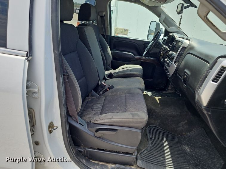 image for item DP1041 2015 GMC  Sierra 3500 Double Cab flatbed pickup truck