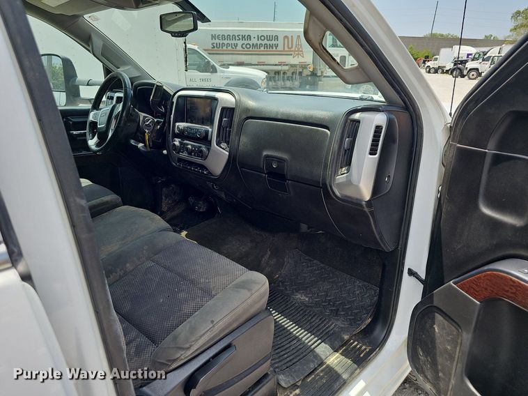 image for item DP1041 2015 GMC  Sierra 3500 Double Cab flatbed pickup truck