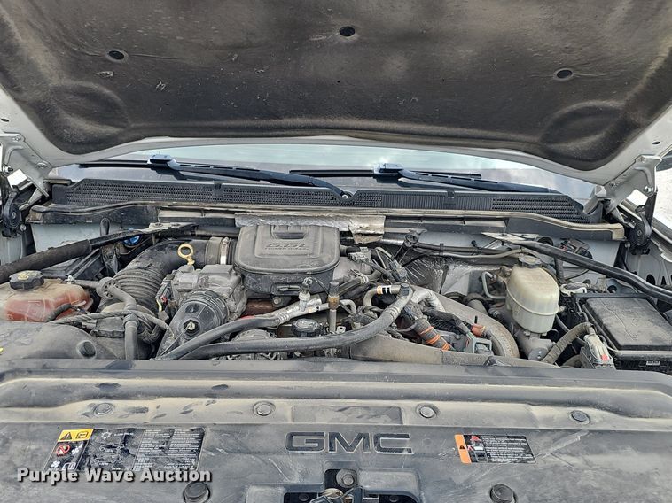 image for item DP1041 2015 GMC  Sierra 3500 Double Cab flatbed pickup truck