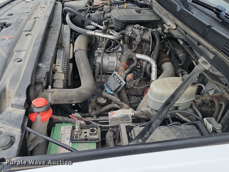 image for item DP1041 2015 GMC  Sierra 3500 Double Cab flatbed pickup truck