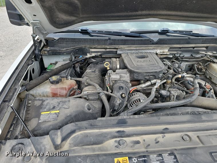 image for item DP1041 2015 GMC  Sierra 3500 Double Cab flatbed pickup truck