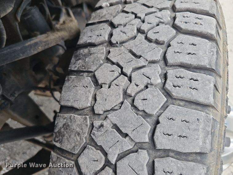 image for item DP1041 2015 GMC  Sierra 3500 Double Cab flatbed pickup truck