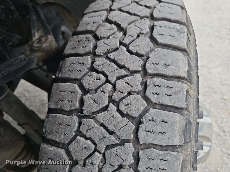 image for item DP1041 2015 GMC  Sierra 3500 Double Cab flatbed pickup truck