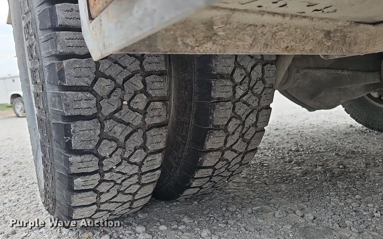 image for item DP1041 2015 GMC  Sierra 3500 Double Cab flatbed pickup truck