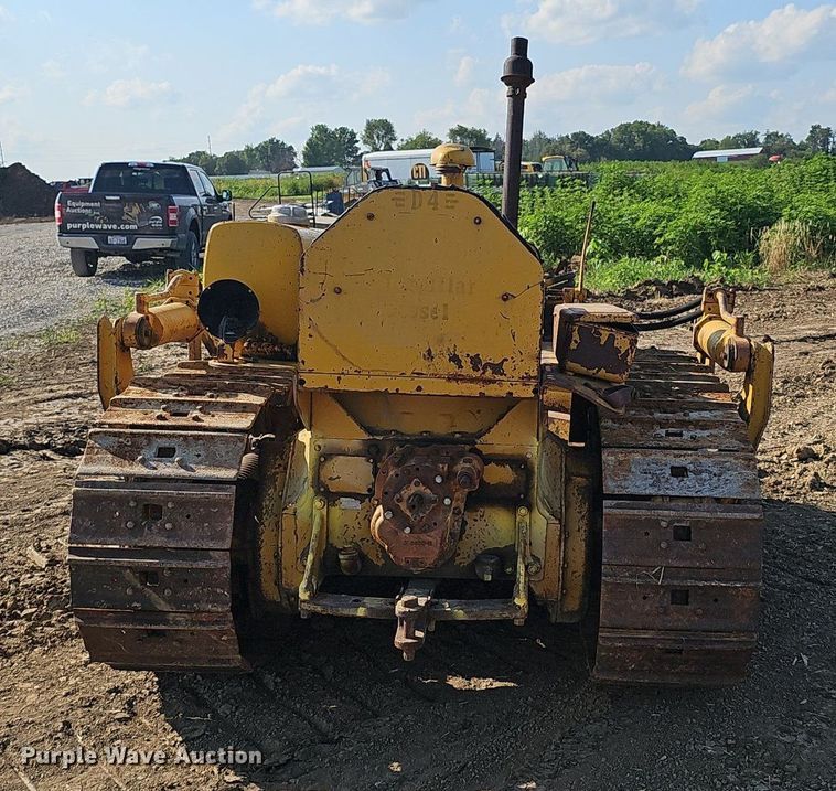 image for item DP6558 1952 Caterpillar D4 dozer