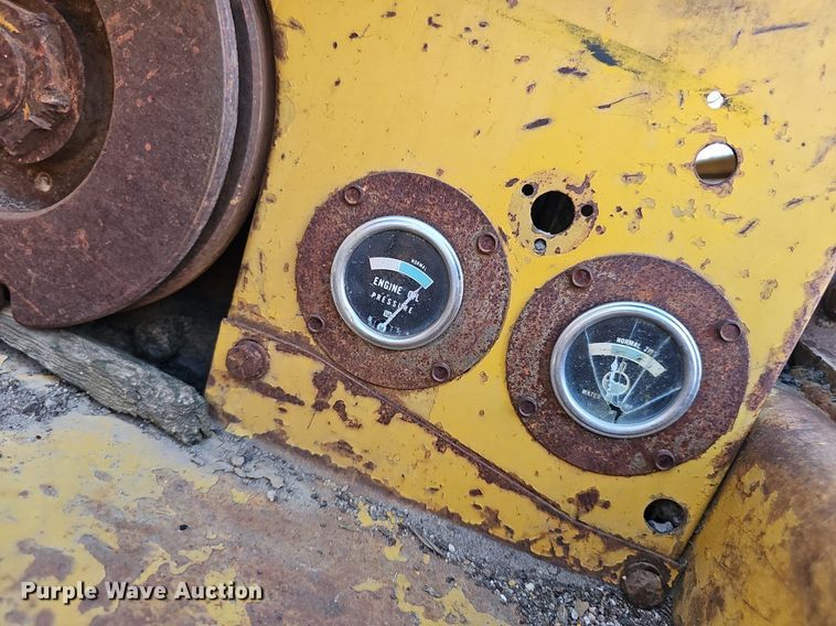 image for item DP6558 1952 Caterpillar D4 dozer