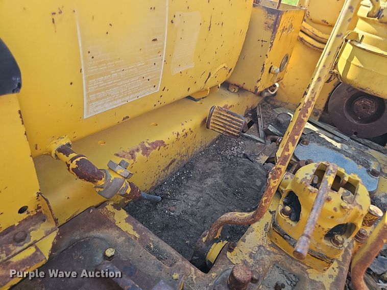 image for item DP6558 1952 Caterpillar D4 dozer