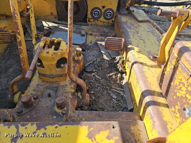 image for item DP6558 1952 Caterpillar D4 dozer