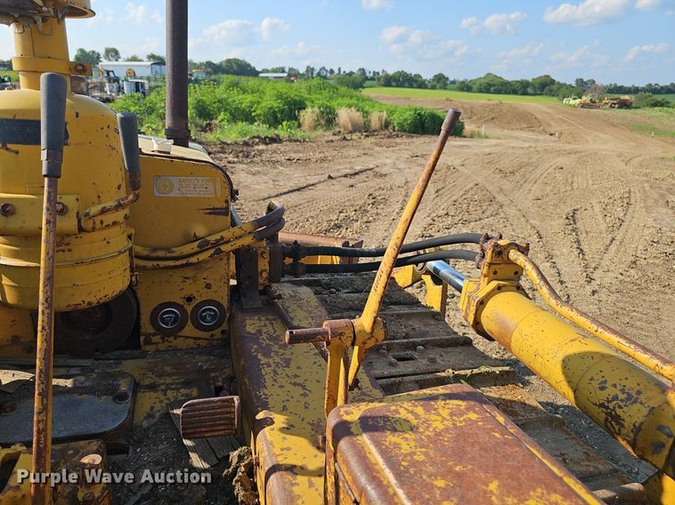 image for item DP6558 1952 Caterpillar D4 dozer