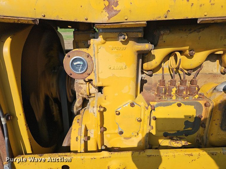 image for item DP6558 1952 Caterpillar D4 dozer