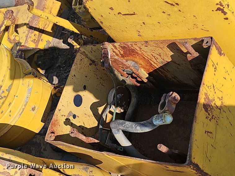 image for item DP6558 1952 Caterpillar D4 dozer