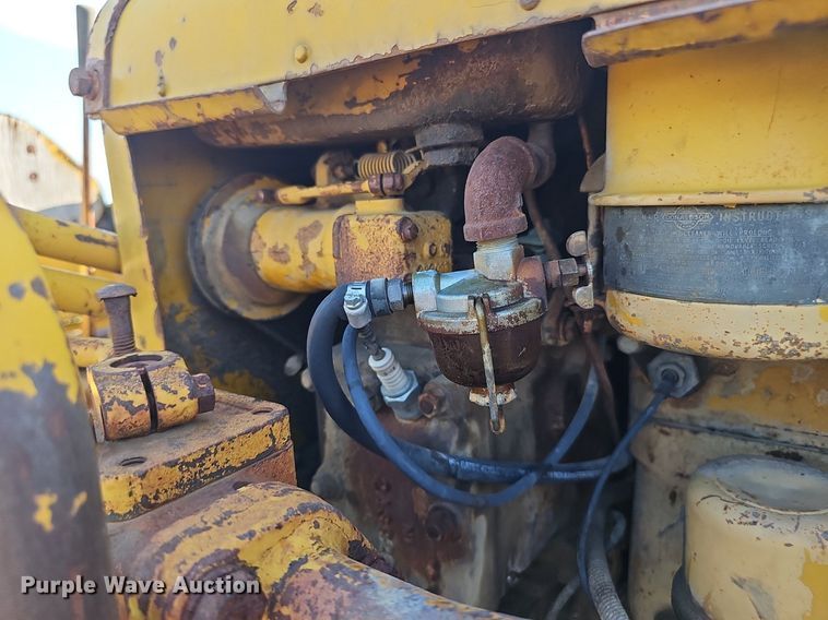 image for item DP6558 1952 Caterpillar D4 dozer