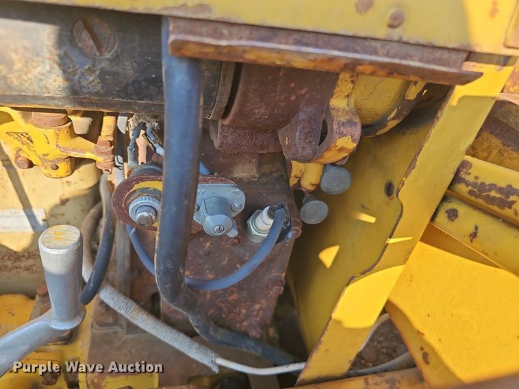 image for item DP6558 1952 Caterpillar D4 dozer