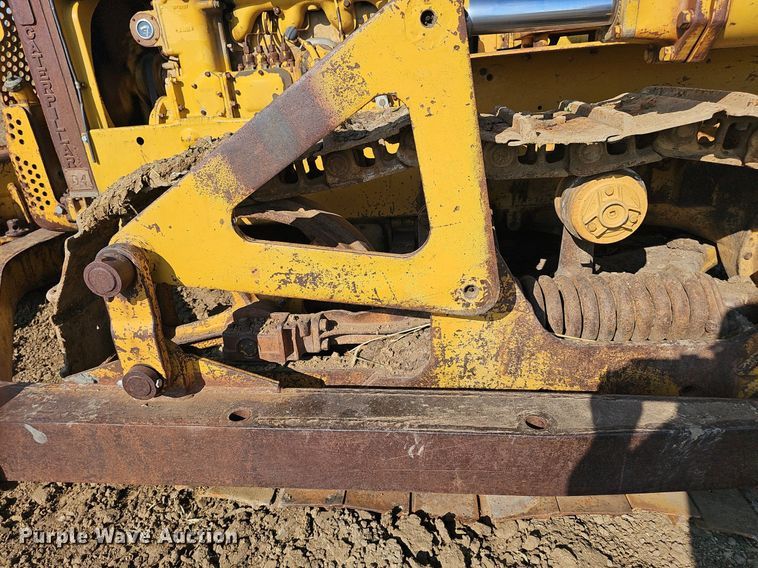 image for item DP6558 1952 Caterpillar D4 dozer