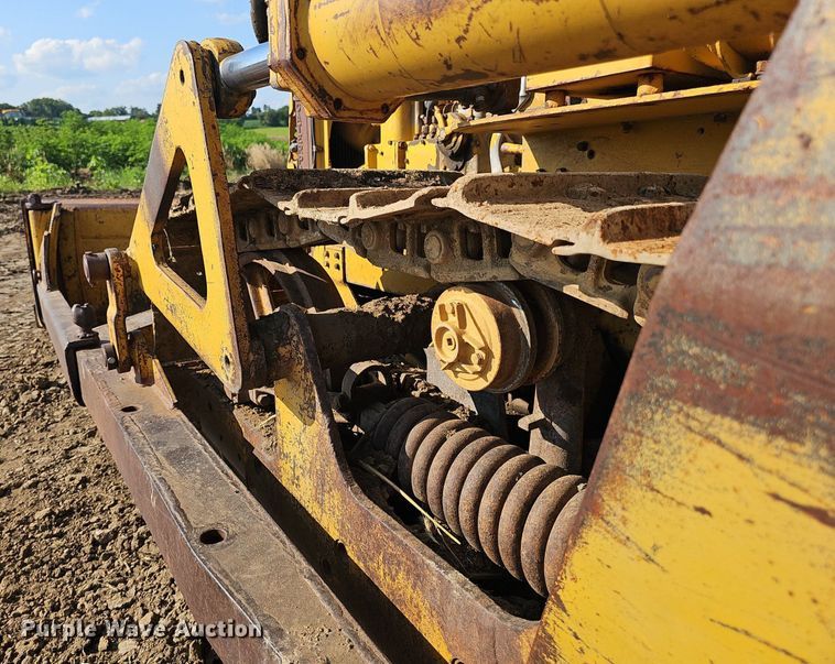 image for item DP6558 1952 Caterpillar D4 dozer