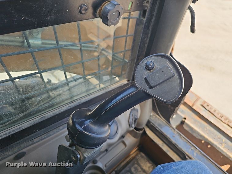 image for item DP6559 2015 Case SV280 skid steer loader