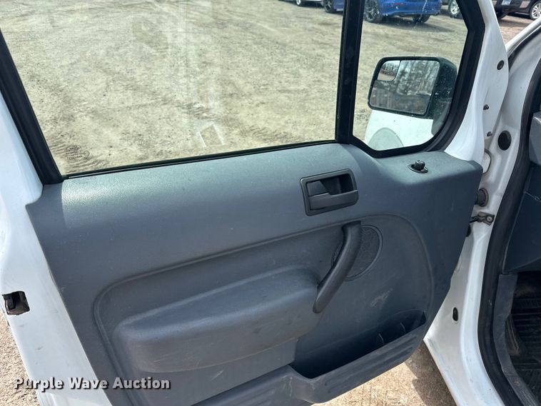 image for item DQ0694 2013 Ford  Transit Connect XLT van