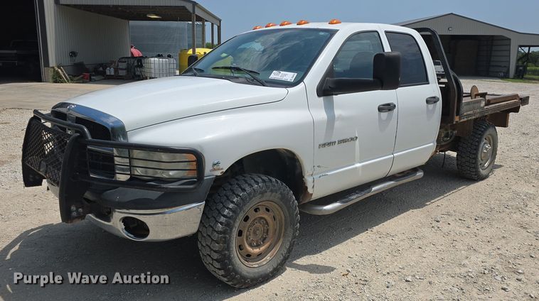 image for item DQ4416 2004 Dodge  Ram 3500 Quad Cab bale bed pickup truck