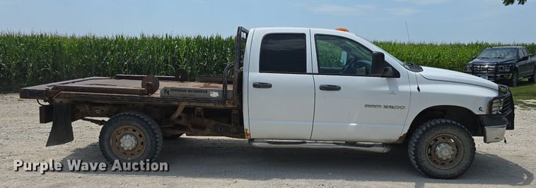 image for item DQ4416 2004 Dodge  Ram 3500 Quad Cab bale bed pickup truck
