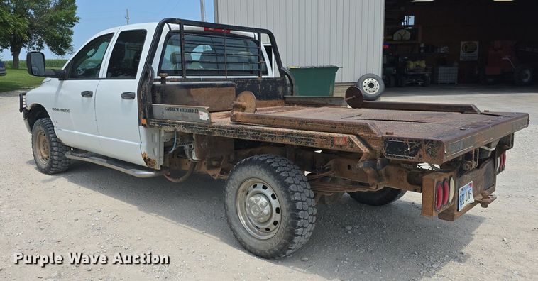 image for item DQ4416 2004 Dodge  Ram 3500 Quad Cab bale bed pickup truck
